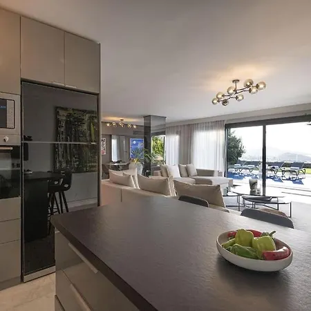 Villa Stunning Modern In *